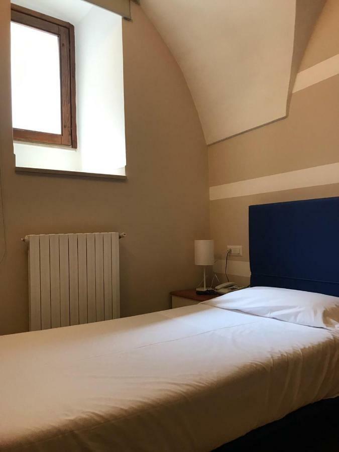 Albergo Ristorante Del Cacciatore Фоджиа Экстерьер фото