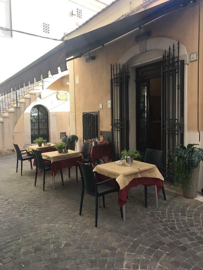 Albergo Ristorante Del Cacciatore Фоджиа Экстерьер фото