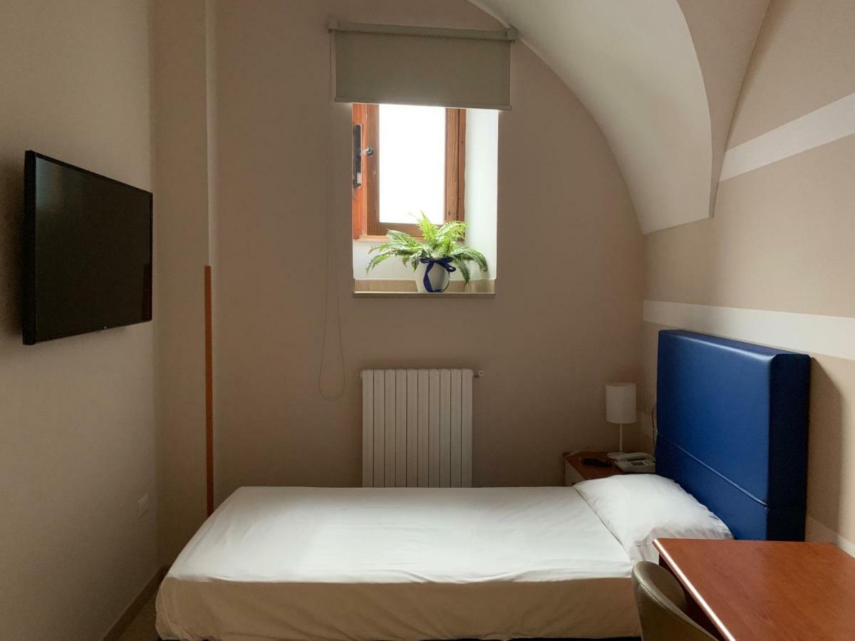 Albergo Ristorante Del Cacciatore Фоджиа Экстерьер фото